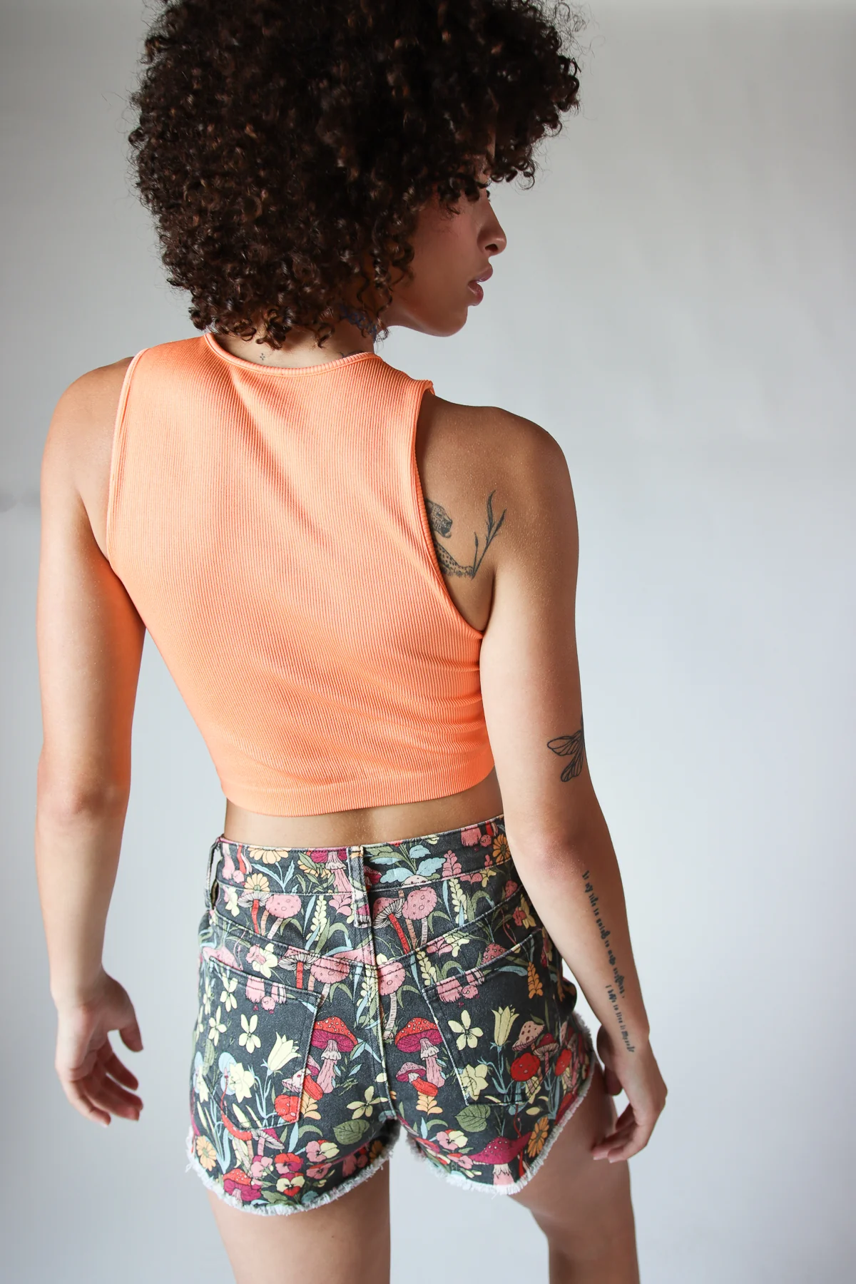 Flower Cut Out Seamless Tank Top - Image 13